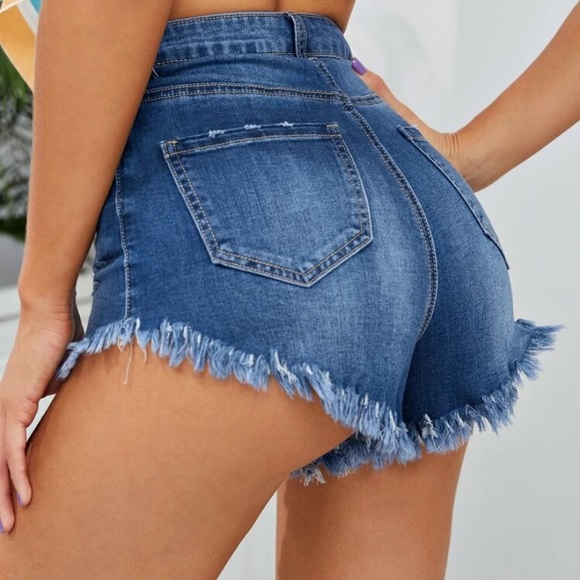 NEW Raw Hem Distressed Ripped Denim Jean Shorts - Picture 2 of 4